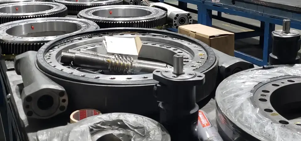 Slewing Ring with Worm Gear